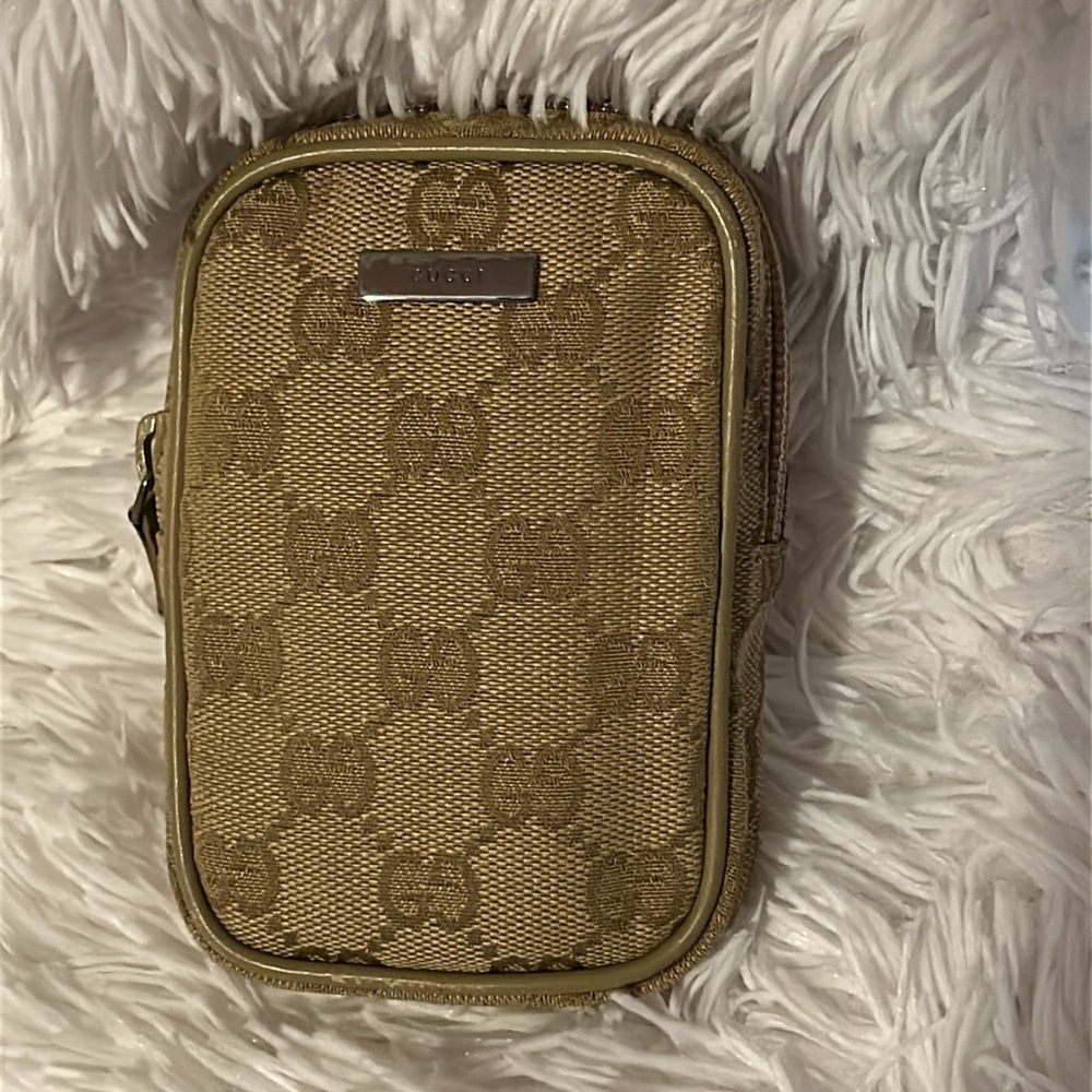 Gucci Beige Monogram Case